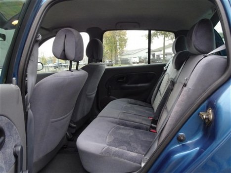 Renault Clio - 1.6 RXE AUTOMAAT APK 2020 (bj1999) - 1