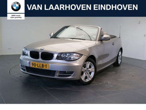 BMW 1-serie Cabrio - 118i High Executive Automaat / Navigatie / Sportstoelen leder / LM Velgen / Par - 1