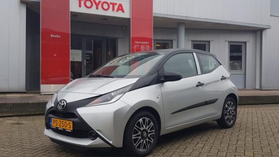 Toyota Aygo - 1.0 VVT-i x-now Bi-Tone Edition - 1