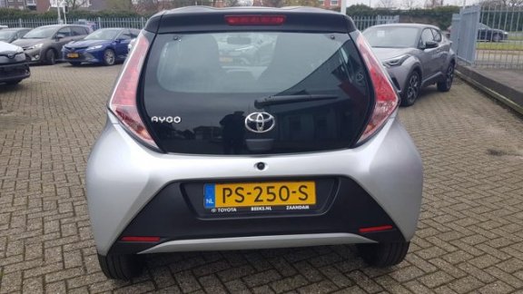 Toyota Aygo - 1.0 VVT-i x-now Bi-Tone Edition - 1