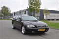 Volvo V70 - 2.4 T Comfort Line SCHUIFDAK/NAVIGATIE/LEDER 1 JAAR APK - 1 - Thumbnail