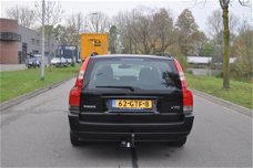 Volvo V70 - 2.4 T Comfort Line SCHUIFDAK/NAVIGATIE/LEDER 1 JAAR APK