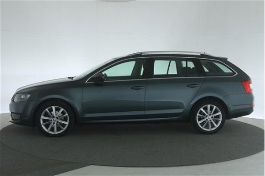 Skoda Octavia Combi - 1.4 TSI Greentech Aut. Elegance Business [Xenon Nav] - 1