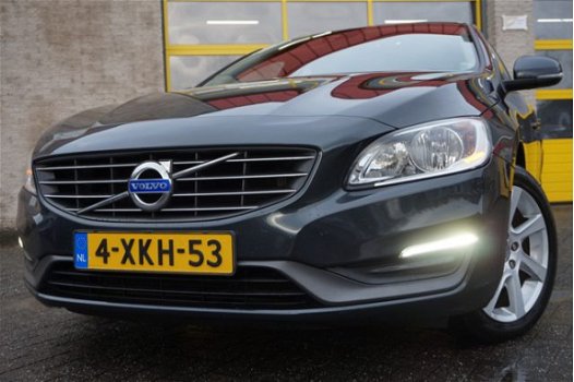 Volvo S60 - 1.6 T3 Momentum BJ2014 LED | LMV17