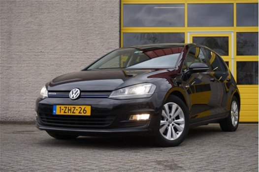 Volkswagen Golf - 1.6 TDI Highline BlueMotion BJ2014 LED V+A | LMV16