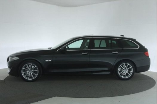 BMW 5-serie Touring - (J) 530d High Executive Aut. [ Panorama Navi Xenon Hud ] - 1