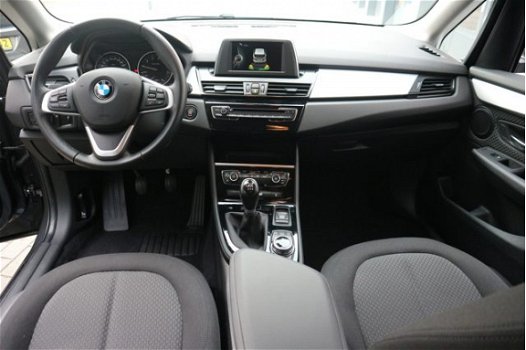 BMW 2-serie Active Tourer - 216i Centennial Executive / Navigatie - 1