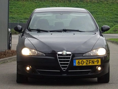 Alfa Romeo 147 - 1.9 JTD Business Pro Navi 5-Drs Airco Dealer-Oh - 1