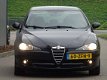 Alfa Romeo 147 - 1.9 JTD Business Pro Navi 5-Drs Airco Dealer-Oh - 1 - Thumbnail