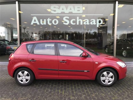 Kia Cee'd - 1.6 X-tra Airco Trekhaak Centrale vergrendeling - 1