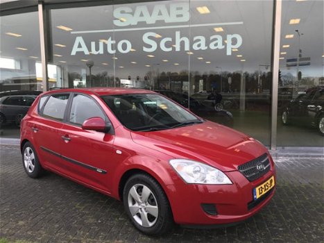 Kia Cee'd - 1.6 X-tra Airco Trekhaak Centrale vergrendeling - 1