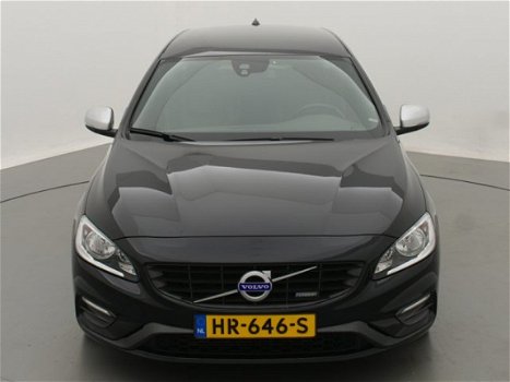 Volvo V60 - 2.0 D4 R-Design - 1