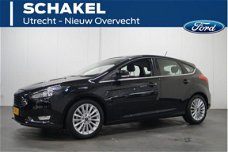 Ford Focus - EcoBoost 125pk 5-drs Titanium Navigatie Parkeersensoren Climatecontrol