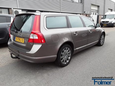 Volvo V70 - T4F Momentum - 1