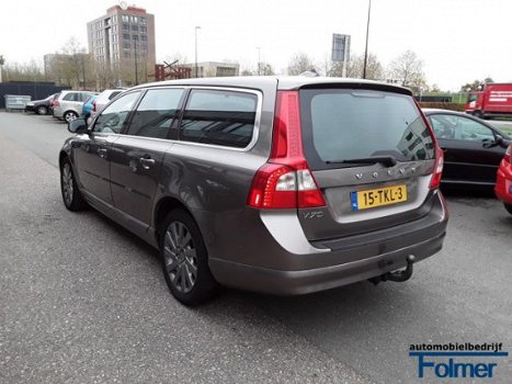 Volvo V70 - T4F Momentum - 1