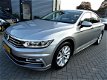 Volkswagen Passat - 1.6 TDI Business Edition R Automaat | Navigatie | R-Line | Xenon | Alcantara | N - 1 - Thumbnail