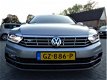 Volkswagen Passat - 1.6 TDI Business Edition R Automaat | Navigatie | R-Line | Xenon | Alcantara | N - 1 - Thumbnail