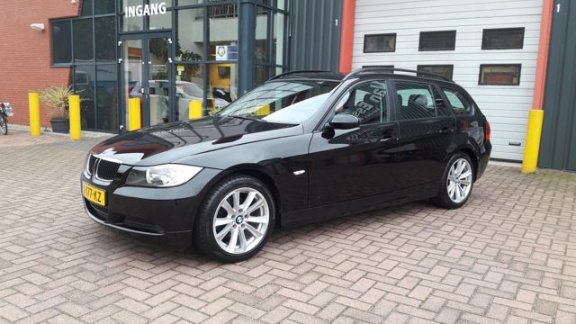 BMW 3-serie Touring - 318i Top staat, zeer lage km stand, mooie uitvoering - 1