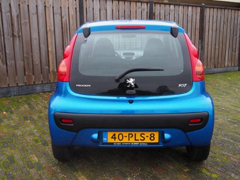 Peugeot 107 - 1.0-12V 5-deurs Airco Centrale vergrendeling met bediening Radio/cd Elektrische ramen - 1