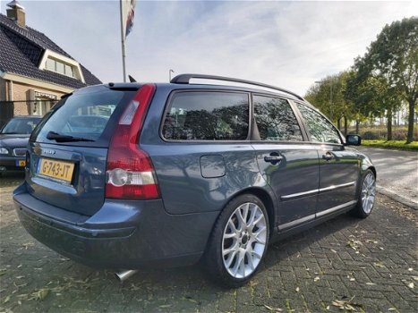 Volvo V50 - 2.5 T5 Momentum - 1