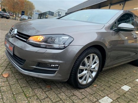 Volkswagen Golf - 1.4 TSI Highline Automaat/122pk/Navi/Xenon/17inch - 1