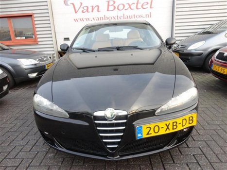 Alfa Romeo 147 - 1.6 T.Spark Veloce Collezione 3 deurs, AIRCO, CRUISE, LEER en rijd, remt, schakelt - 1