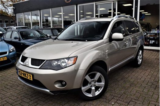 Mitsubishi Outlander - 2.4 Intense+ 4X4|7-P| AIRCO | CRUISE CONTROL | AUDIO STUURBEDIENING | ELEKTRI - 1