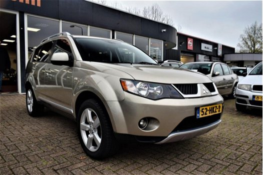 Mitsubishi Outlander - 2.4 Intense+ 4X4|7-P| AIRCO | CRUISE CONTROL | AUDIO STUURBEDIENING | ELEKTRI - 1