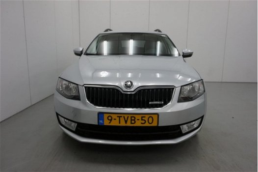 Skoda Octavia Combi - 1.6 TDI Greenline Businessline | Navigatie | Climate Control | Dakrails | - 1