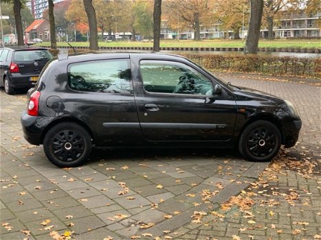 Renault Clio - 1.2-16V Met apk stuurbekrachtiging elek ramen - 1