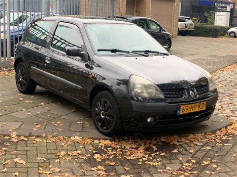 Renault Clio - 1.2-16V Met apk stuurbekrachtiging elek ramen - 1