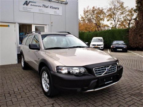 Volvo XC70 - 2.5 T Geartronic Youngtimer Clima Trekhaak Cruise Contr Nw Apk Zeer Nette Staat Volledi - 1