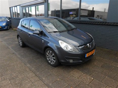 Opel Corsa - 1.2-16V Selection 111 - 1