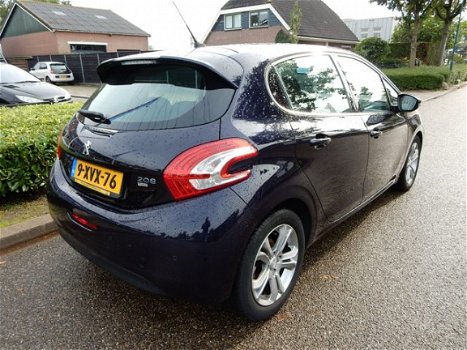 Peugeot 208 - 1.6 e-HDi 92PK 5D (85g) Style - 1