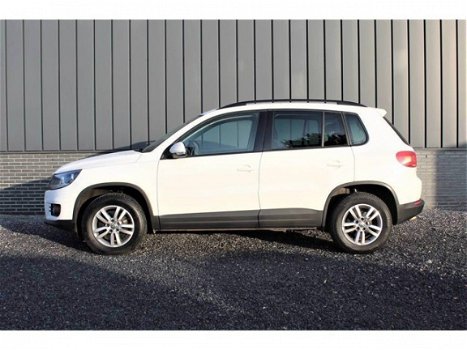 Volkswagen Tiguan - 1.4 TSI 122pk Easyline TREKHAAK + PRIVACY - 1