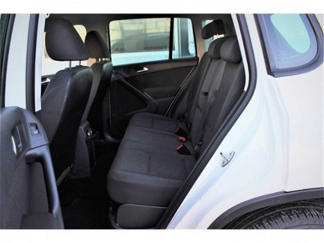 Volkswagen Tiguan - 1.4 TSI 122pk Easyline TREKHAAK + PRIVACY - 1