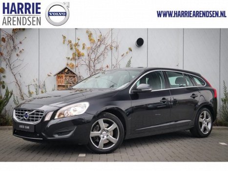 Volvo V60 - 2.0T Aut. Momentum, Trekhaak, Navi, PDC V+A - 1