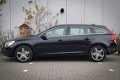 Volvo V60 - 2.0T Aut. Momentum, Trekhaak, Navi, PDC V+A - 1 - Thumbnail