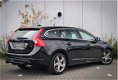 Volvo V60 - 2.0T Aut. Momentum, Trekhaak, Navi, PDC V+A - 1 - Thumbnail