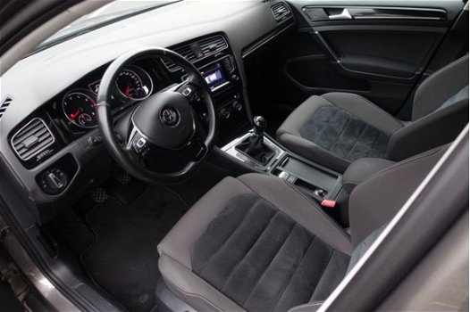 Volkswagen Golf - 1.2 TSI Highline 110PK | Adapt CC | Xenon | Navi | PDC | Garantie - 1