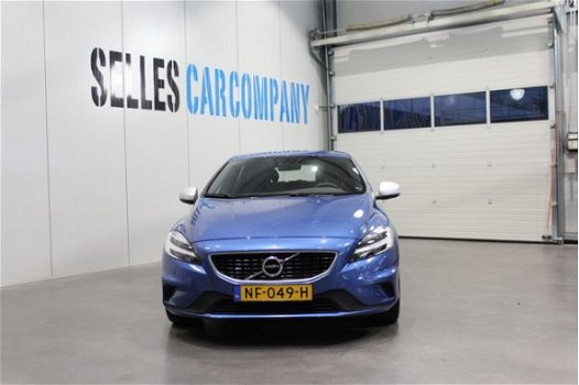 Volvo V40 - 2.0 D4 R-Design | Navigatie | Xenon | 19 inch LM Velgen | Climate control | - 1