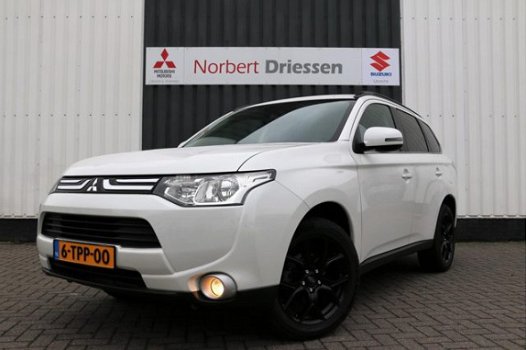 Mitsubishi Outlander - 2.0 CVT Intense Navi 18