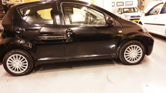 Toyota Aygo - 1.0-12V Access /Airco/Elek Pakket/Nw APK/Garantie/ - 1