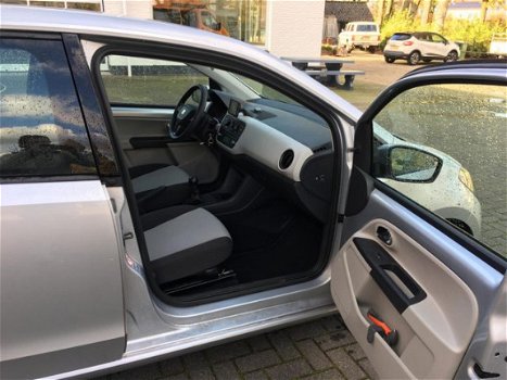 Seat Mii - 1.0 Style inkl airco navigatie en winterbandenset - 1