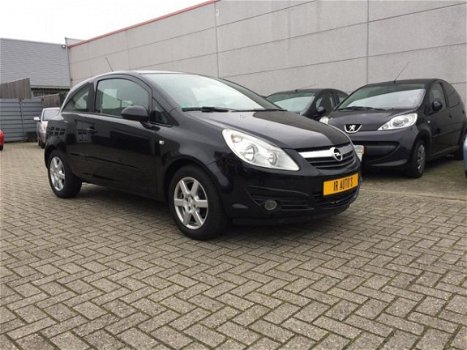 Opel Corsa - 1.0-12V /AIRCO - 1