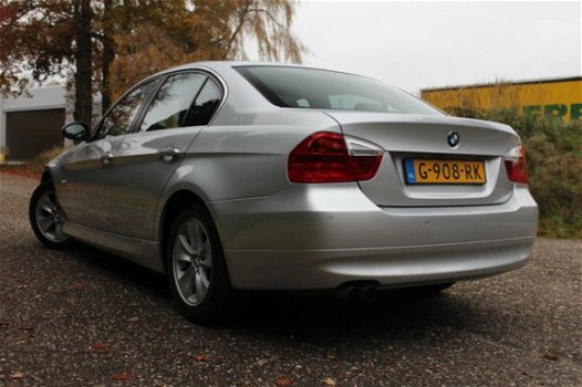 BMW 3-serie - 325i Automaat 218pk 6 cilinder Leder Xenon Airco - 1