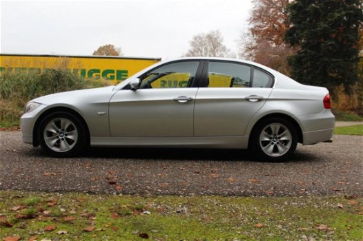 BMW 3-serie - 325i Automaat 218pk 6 cilinder Leder Xenon Airco - 1