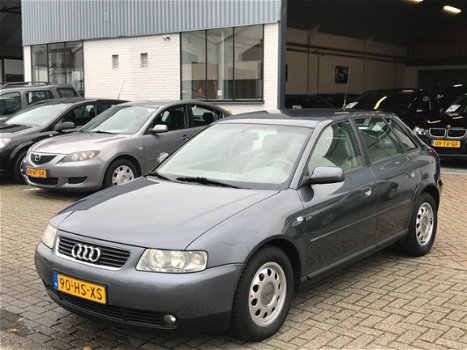 Audi A3 - 1.6 Attraction AUT/Climate/Cruise/4x EL.ram/NAP/ 5DR - 1