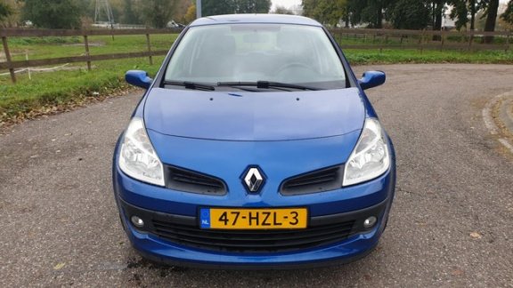 Renault Clio - 1.2-16V Collection Airco Cruise control 5 Deurs Benzine - 1