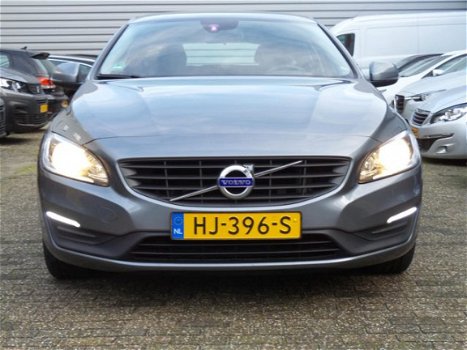 Volvo V60 - 2.0 D2 Kinetic Business - 1